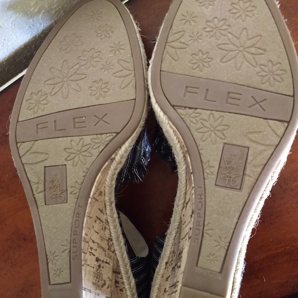 Life Stride-Leena | Black w/White Stripe Wedge-NWT - Picture 8 of 8